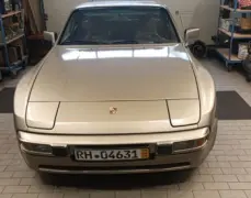 Porsche 944