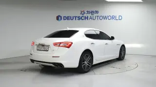 Maserati Ghibli 3.0 GranLusso