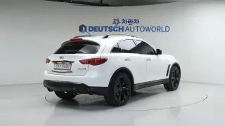 Infiniti QX70 3.7 AWD Special Edition