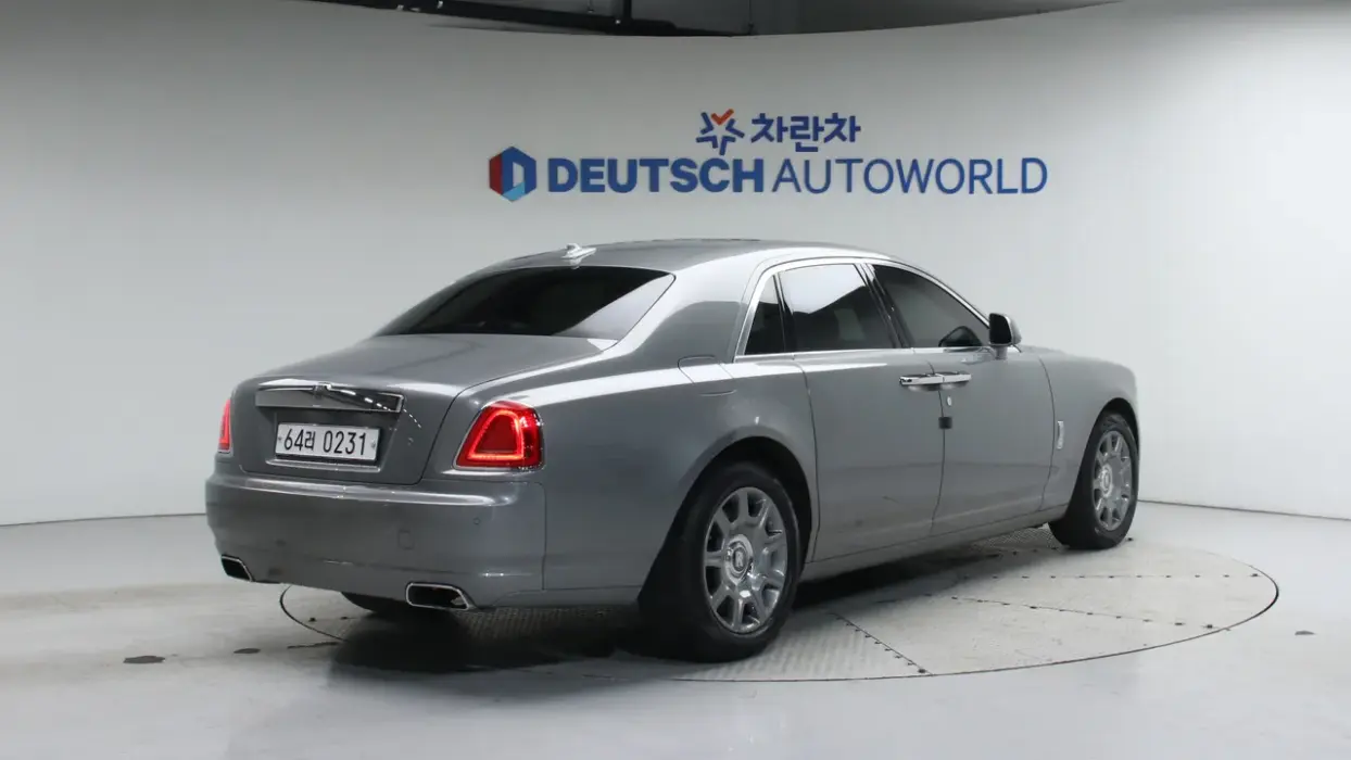 Rolls-Royce Ghost 6.6 V12