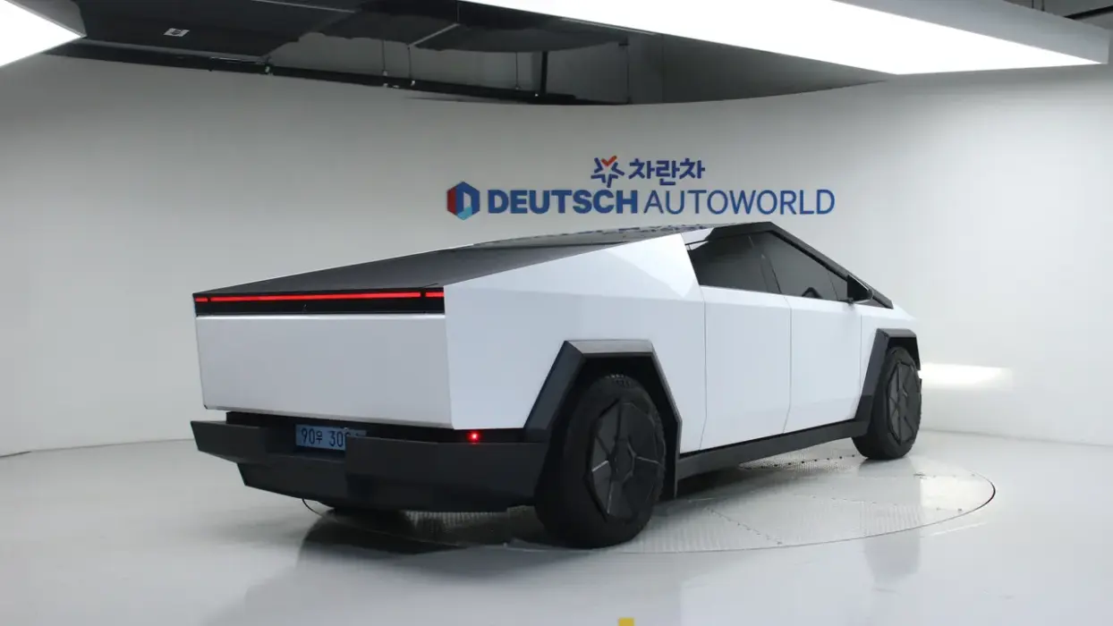 Tesla Cybertruck 123kWh AWD
