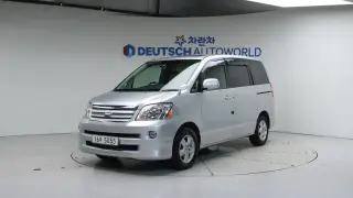 Toyota Noah 2.0