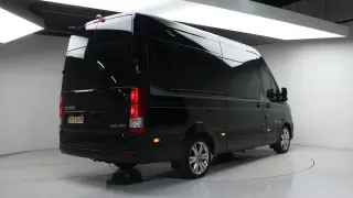 Hyundai Solati 15-seater Luxury