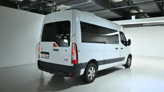 Renault Korea (Samsung) Master 2.3 13-seater