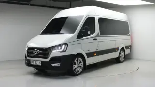 Hyundai Solati 15-seater Luxury
