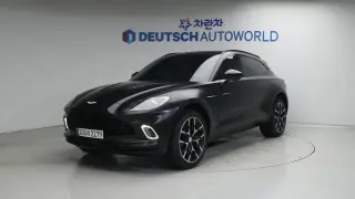 Aston Martin DBX 4.0 V8