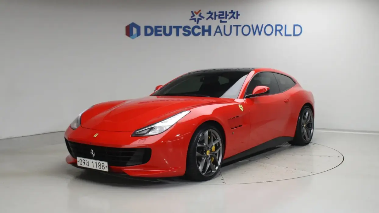 Ferrari GTC4 Lusso T 3.9 V8