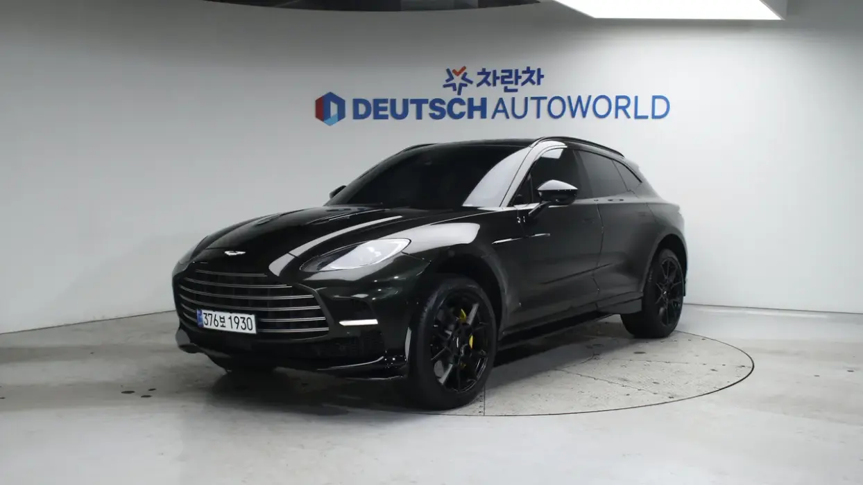 Aston Martin DBX 4.0 V8 707