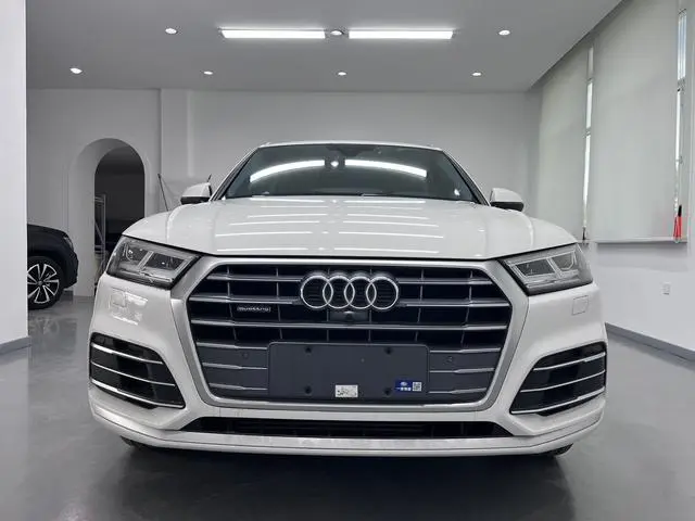 Audi Q5L 2020 Model 45 Exclusive Fashion Model