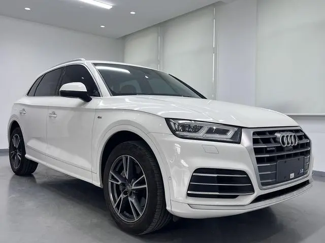 Audi Q5L 2020 Model 45 Exclusive Fashion Model