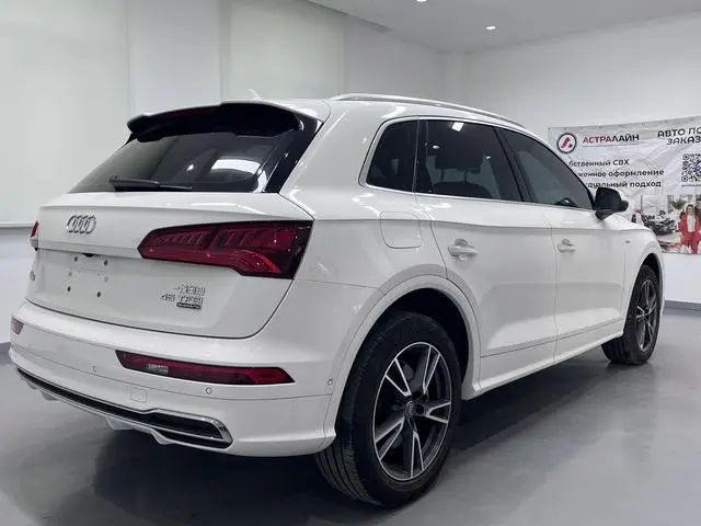 Audi Q5L 2020 Model 45 Exclusive Fashion Model