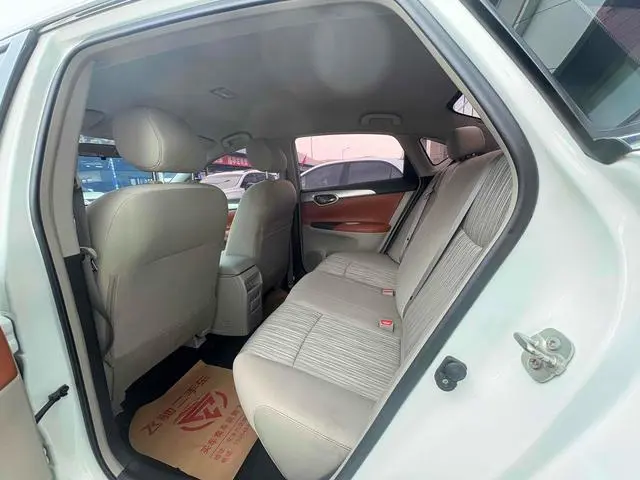 Sylphy 2016 1.6XE CVT Comfort Edition