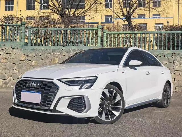 Audi A3 2022 A3L Лимузин 35 TFSI Модно и Спортивно