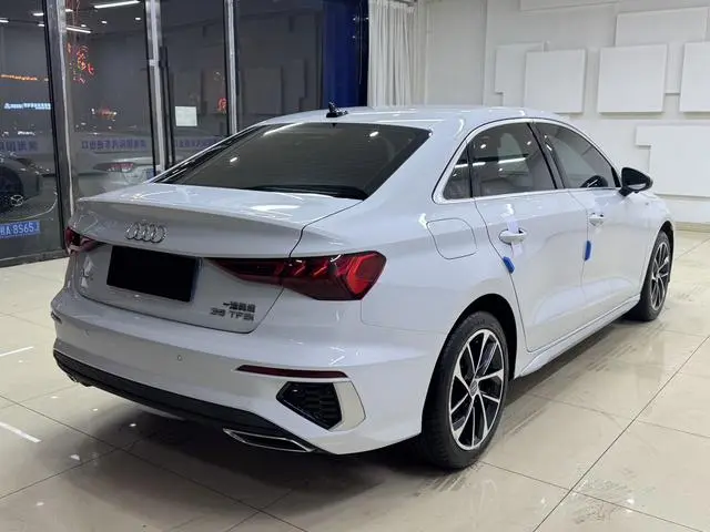 Audi A3 2021 Sportback 35 TFSI агрессивная спортивная модель