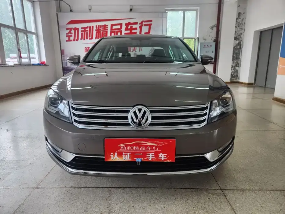 Модель Magotan 2015 1,8TSI ведущая модель Модель Magotan 2015 1,8TSI ведущая модель