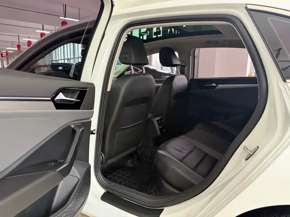 Sagitar 2019 280tsi DSG Comfort Model Guo Vi Sagitar 2019 280tsi DSG Comfort Model Guo Vi