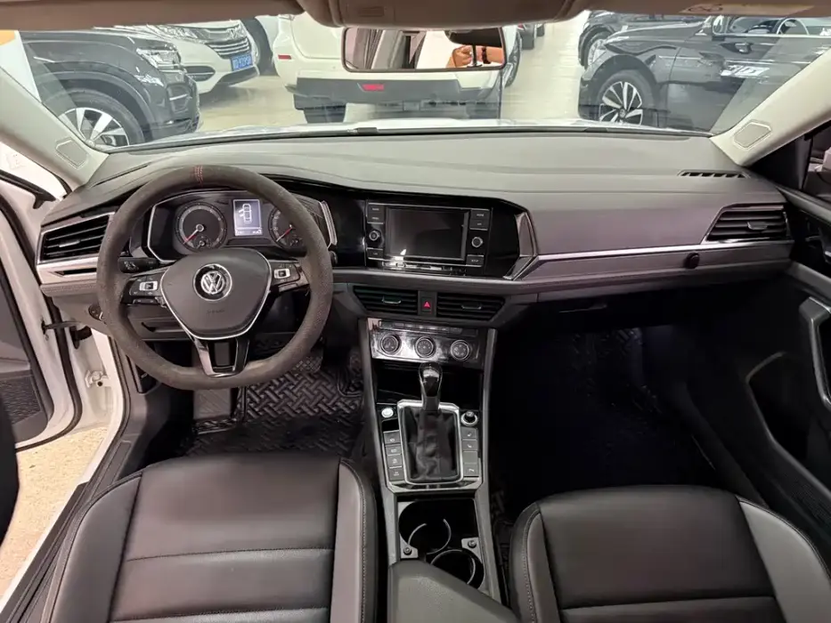 Sagitar 2019 280tsi DSG Comfort Model Guo Vi Sagitar 2019 280tsi DSG Comfort Model Guo Vi