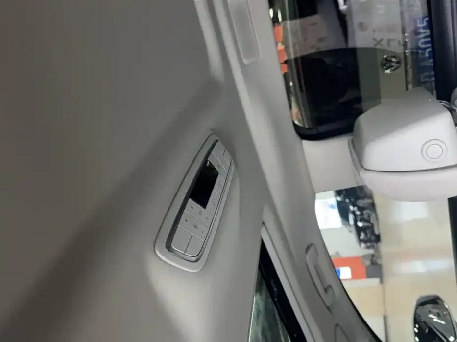 Buick GL8 2023 ES Lu Zun Комфортный тип Buick GL8 2023 ES Lu Zun Комфортный тип