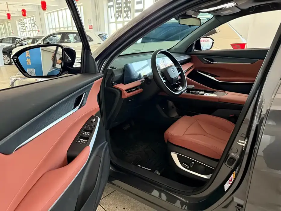 Changan CS75PLUS 2024, третье поколение чемпионата, версия 1.5T, умная и мощная модель вождения Changan CS75PLUS 2024, третье поколение чемпионата, версия 1.5T, умная и мощная модель вождения