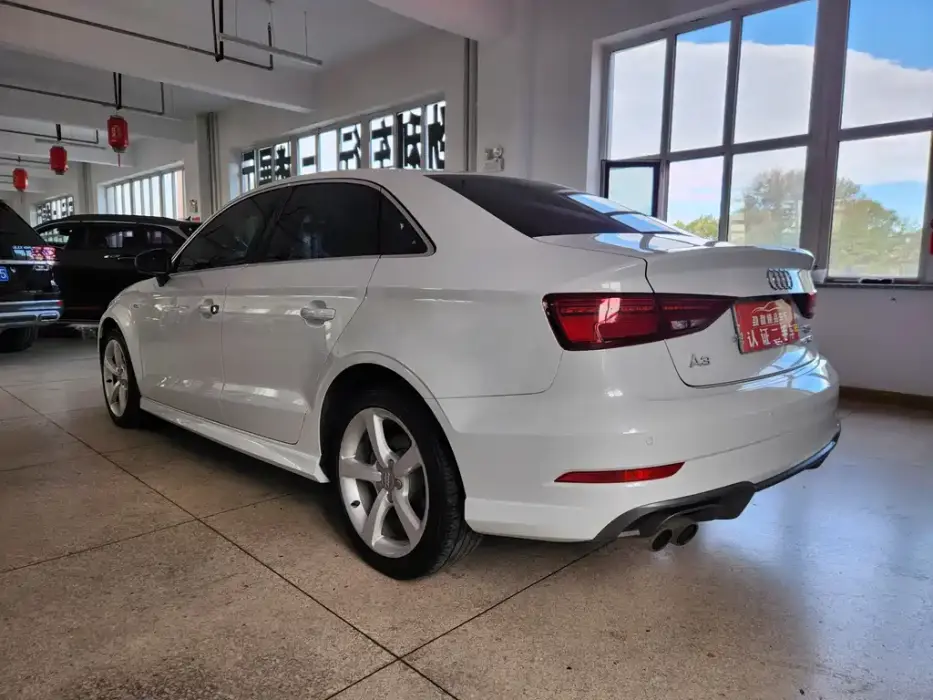 Audi A3 2017 Лимузин 35 TFSI Fashion Audi A3 2017 Лимузин 35 TFSI Fashion