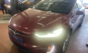 Tesla Model X 2018