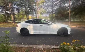 Tesla Model S 2017