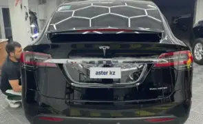 Tesla Model X 2019