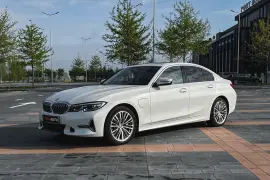 BMW 330E