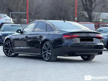 Audi S8