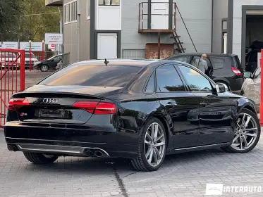 Audi S8