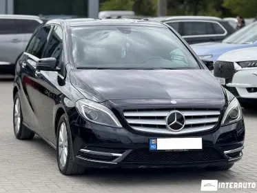 Mercedes B 180