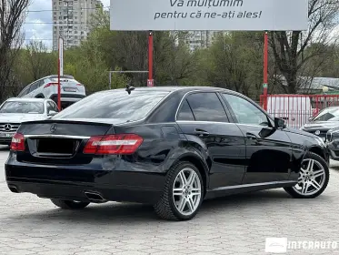 Mercedes E 200