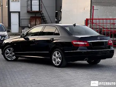 Mercedes E 200