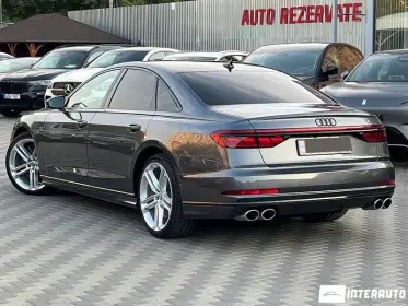 Audi S8