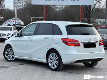 Mercedes B 180