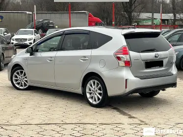 Toyota Prius Plus / V