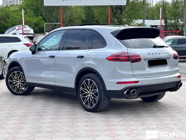 Porsche Cayenne S Hybrid