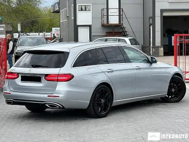 Mercedes E 220