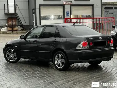 Lexus IS 200