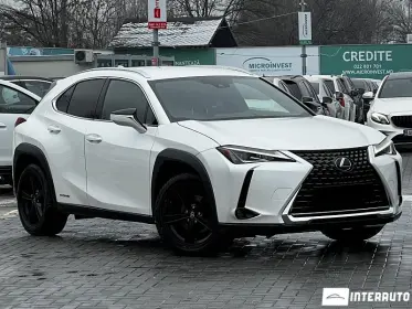 Лексус UX 250h