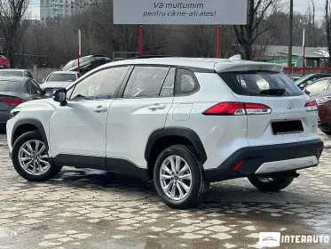 Тойота Королла Кросс