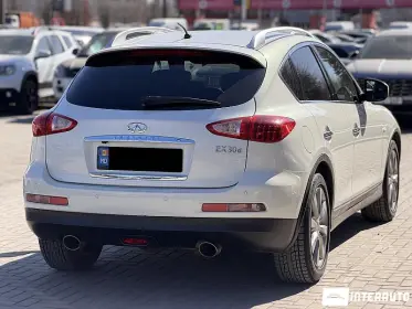 Infiniti EX 30