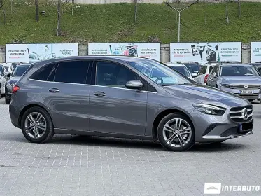 Mercedes B 180