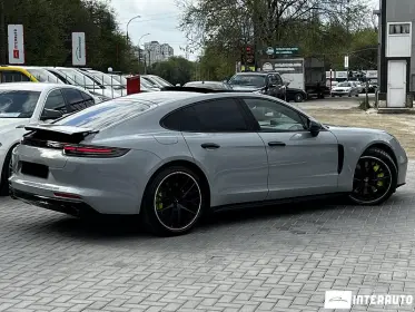 Porsche Panamera 4S