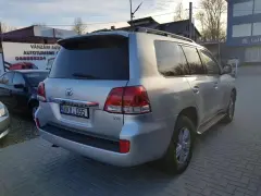 Toyota Land Cruiser 200