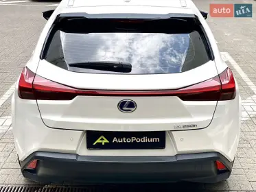 Lexus UX 2021