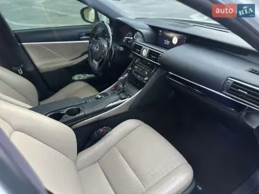 Lexus IS 2016