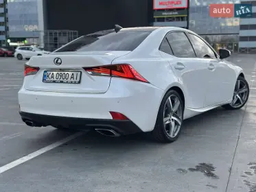 Lexus IS 2016