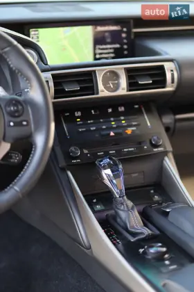 Lexus IS 2013