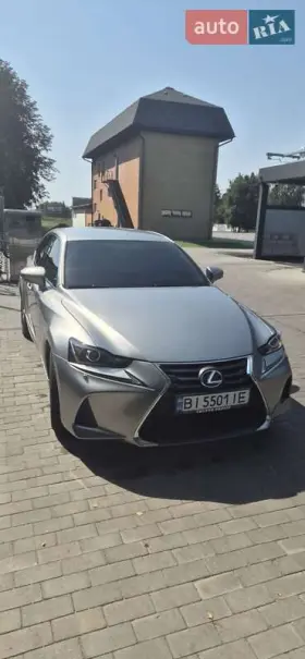 Lexus IS 2017
